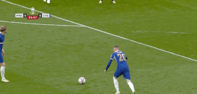 1713646817700075673.gif 争议首球.gif